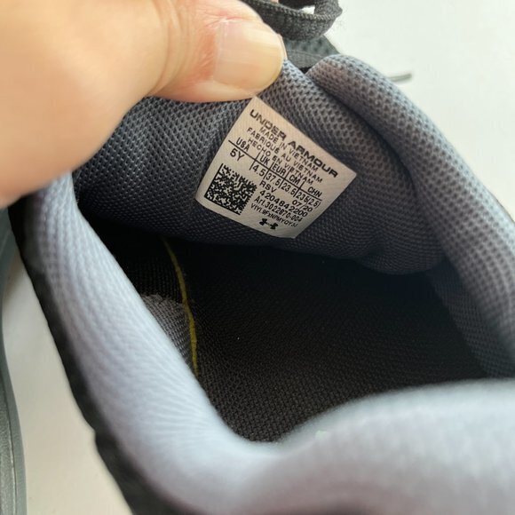 Under Armour UA Running shoes GS Surge 2 Black‎ Green Youth Size 5 Womens… - Picture 5 of 6